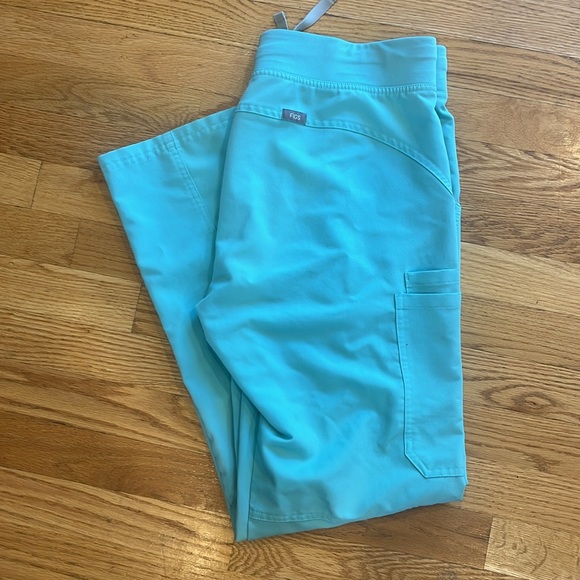 Figs bundle - Picture 2 of 11